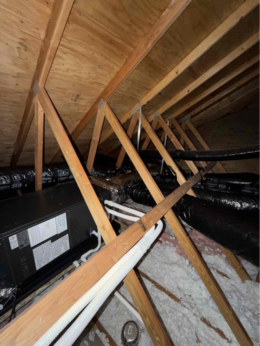 How a Dual-Zone Mitsubishi System on SE Cedar Falls Way Fixed What the Builder Got Wrong